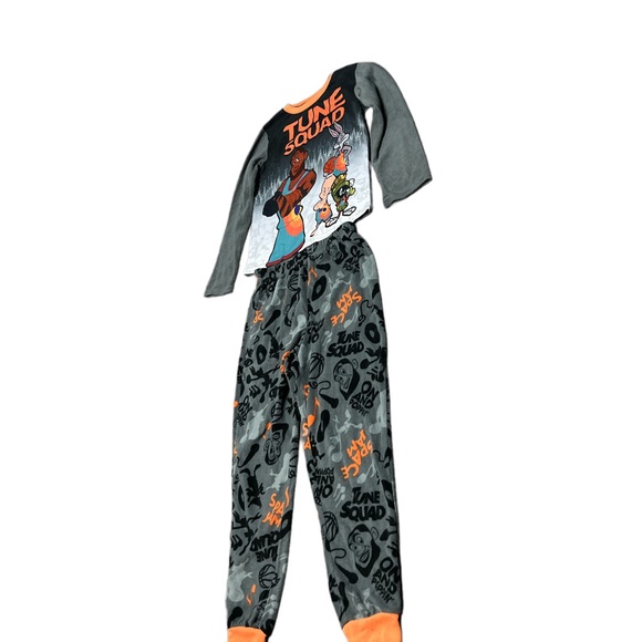 Boys Tune Squad pajama set - Picture 3 of 7
